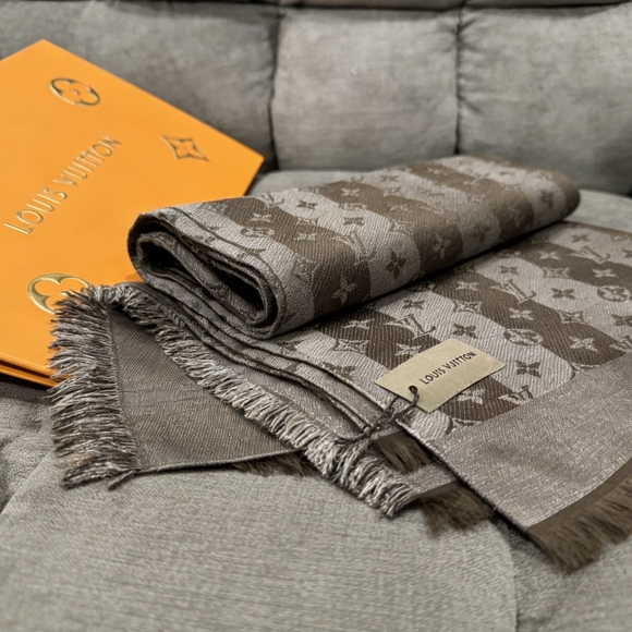 <AUTHENTIC>Louis Vuitton Scarf main image 2